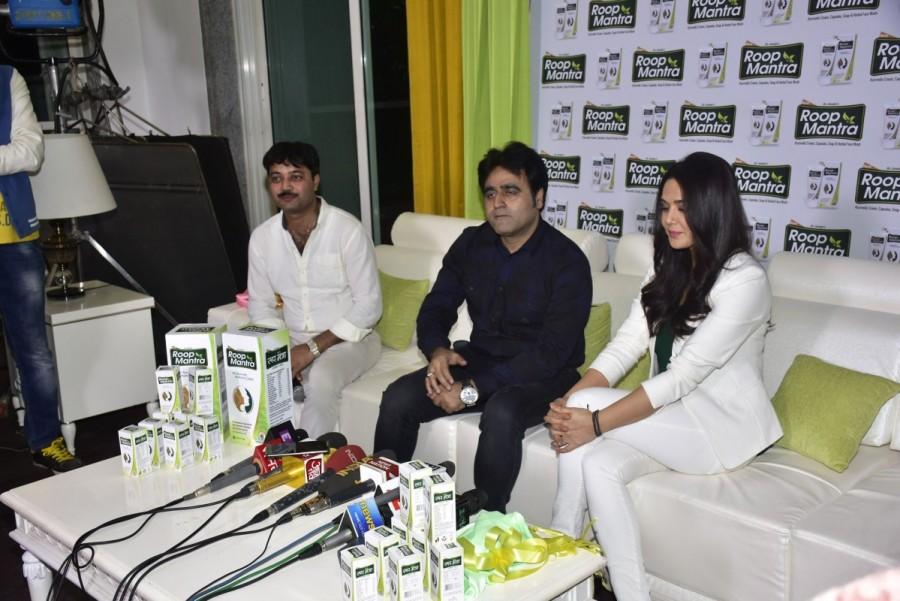 Ad shoot of Bollywood actress Preity Zinta for face cream ROOP MANTRA as Brand Ambassador in Mumbai on January 24, 2017. Preity Zinta,actress Preity Zinta,Roop Mantra face cream Ad,Roop Mantra face cream,ROOP MANTRA,Preity Zinta latest pics,Preity Zinta latest images,Preity Zinta latest photos,Preity Zinta latest stills,Preity Zinta latest pictures