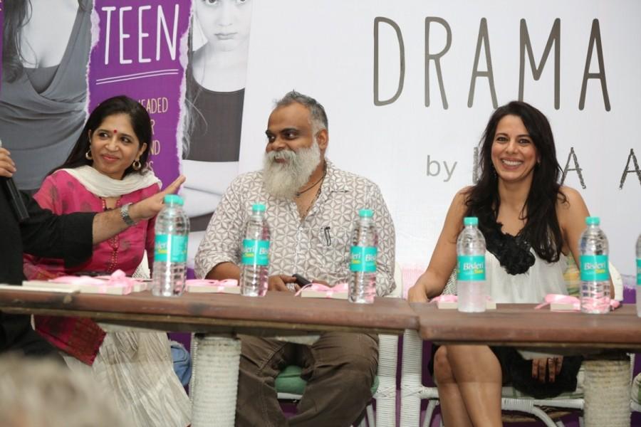 Mitali Kakkar, Suresh Eiryat and Pooja Bedi at the book launch of Drama Teen. Sohail Khan,Priya Dutt,Shekhar Ravijani,Pooja Bedi,Ms. Lina Ashar's Drama Teen,Drama Teen,book launch,book launch of Drama Teen,Drama Teen book launchm,Drama Teen book launch pics,Drama Teen book launch images,Drama Teen book launch photos