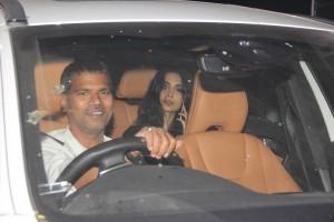 Bipasha Basu and Sarah Jain Desai,Bipasha Basu,Sarah Jain Desai,Bipasha Basu spotted at Bandra,Sarah Jain Desai spotted at Bandra,Celebs at Bandra