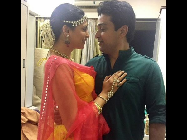 FIR fame actress Kavita Kaushik recently announced about her marriage with her best friend Ronnit Biswas. The Haldi ceremony event took place on (January 23), was attended by close friends and family members. Kavita Kaushik,Ronnit Biswas,Kavita Kaushik and Ronnit Biswas,FIR fame actress Kavita Kaushik,FIR actress Kavita Kaushik,Kavita Kaushik Haldi ceremony,Kavita Kaushik Haldi ceremony pics,Kavita Kaushik Haldi ceremony images,Kavita Kaushik Haldi ceremony ph