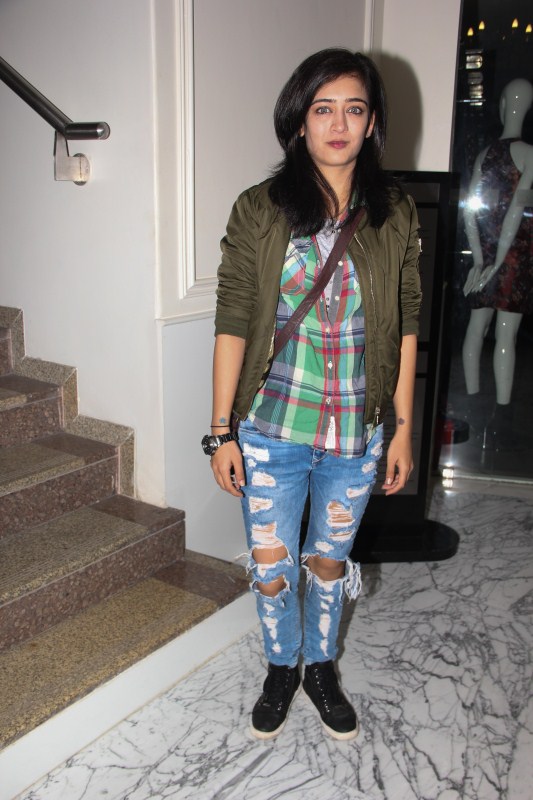 Akshara Haasan spotted at Shah Rukh Khan's Raees special screening. Akshara Haasan,Chunky Pandey,Dino Morea,Ritesh Sidhwani,Shakeel Ladak,Daisy Shah,Ashutosh Gowariker,Dabboo Ratnani,Shah Rukh Khan,Raees special screening,Raees special screening pics,Raees special screening images,Raees special screening photos,Raees spec