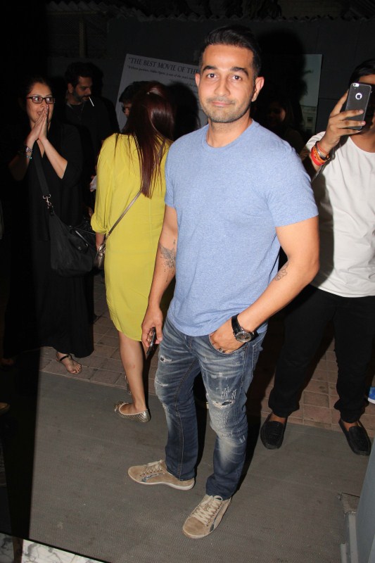 Shakeel Ladak spotted at Shah Rukh Khan's Raees special screening. Akshara Haasan,Chunky Pandey,Dino Morea,Ritesh Sidhwani,Shakeel Ladak,Daisy Shah,Ashutosh Gowariker,Dabboo Ratnani,Shah Rukh Khan,Raees special screening,Raees special screening pics,Raees special screening images,Raees special screening photos,Raees spec