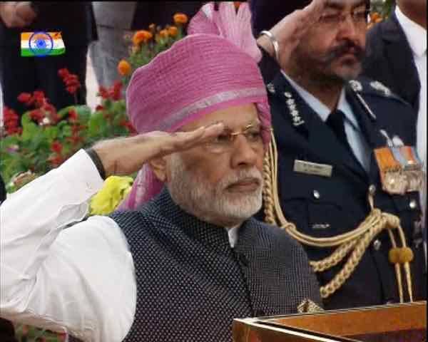 Republic Day 2017: PM Narendra Modi pays tribute at Amar Jawan Jyoti ...