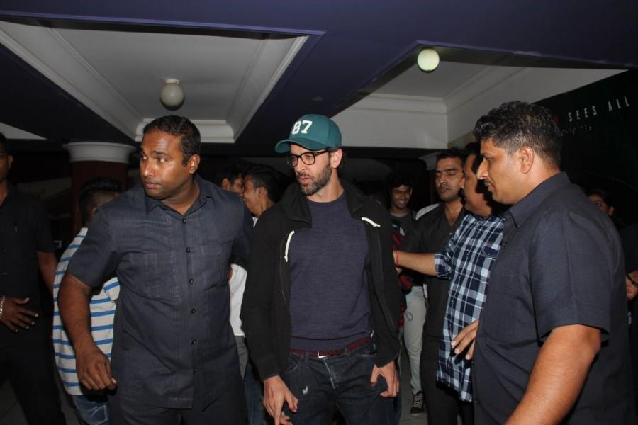Bollywood actor Hrithik Roshan meet and greet fans at Chandan Cinema at Juhu in Mumbai on 26th January. Hrithik Roshan,kaabil,Kaabil promotion,Kaabil movie promotion,Hrithik Roshan meet fans,Chandan Cinema,Hrithik Roshan latest pics,Hrithik Roshan latest images,Hrithik Roshan latest photos,Hrithik Roshan latest stills,Hrithik Roshan latest pictures