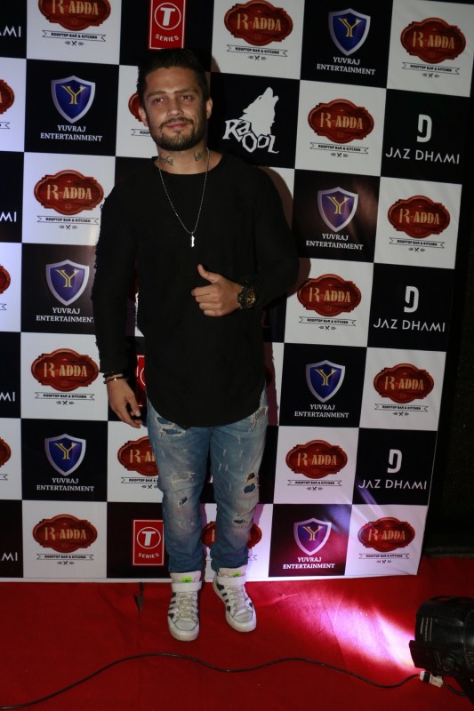 Song launch of Desi Girls 'Do It Better' by RaOol & Punjabi superstar Jaz Dhami. The event is graced by some B-town singers and actors like Arpita Mukherjee, Siddharth Bhardwaj, Singer Arko, Ankit Tiwari, Sonali Raut and others. Do It Better,Do It Better song,Do It Better song launch,Arpita Mukherjee,Siddharth Bhardwaj,Singer Arko,Ankit Tiwari,Sonali Raut,Rapper Raool & Jaz Dhami,Rapper Raool,Jaz Dhami,Rapper RaOol