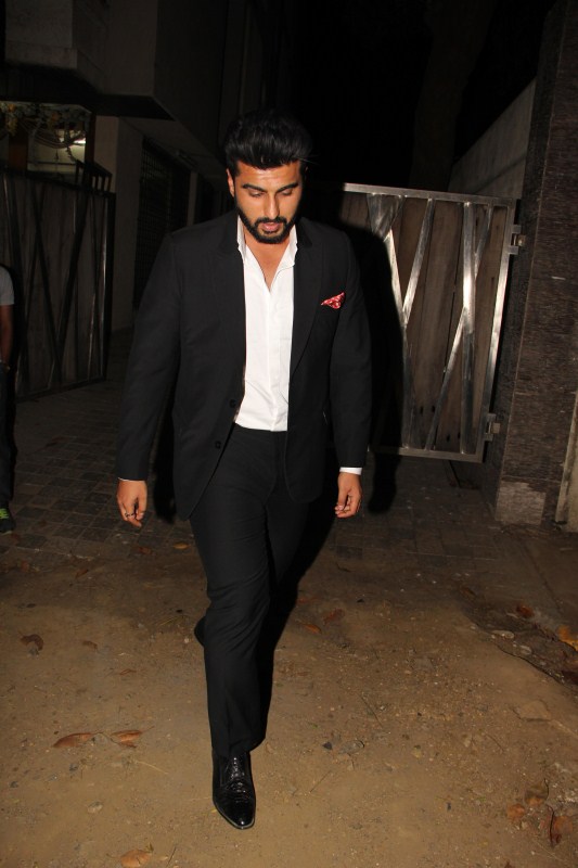 Photos of Bollywood actor Arjun Kapoor spotted at Mohit Suri's office in Mumbai. Arjun Kapoor and Shraddha Kapoor,Arjun Kapoor,Shraddha Kapoor,Arjun Kapoor spotted at Mohit Suri,Shraddha Kapoor spotted at Mohit Suri,Mohit Suri office
