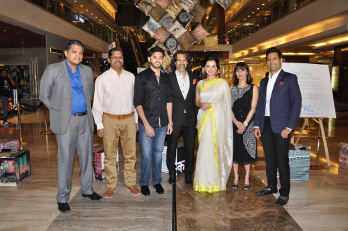 Amit Sawant, Rajendra Kalkar, Aditya Thackeray, Jatin Kampani, Dia Mirza and Akshay Sahgal. Dia Mirza,actress Dia Mirza,Art out of the Gallery,Aditya Thackeray,Jatin Kampani