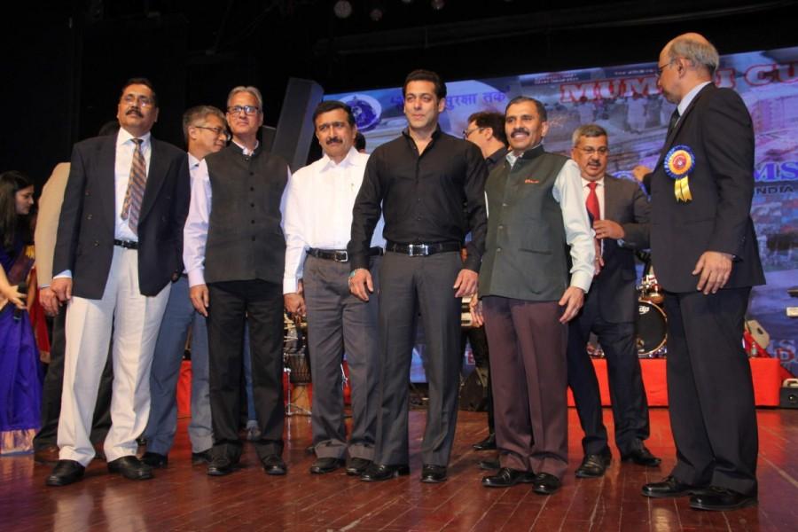 Bollywood actor Salman Khan celebrates ‘International Customs Day’. Shah Rukh Khan,Salman Khan,Kangna Ranaut,International Customs Day,International Customs Day celebrations,SRK,Shah Rukh Khan and Salman Khan