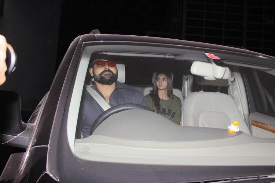Bollywood actress Alia Bhatt spotted at Dharma production office on January 27, 2017. Alia Bhatt and Varun Dhawan,Alia Bhatt,Varun Dhawan,Alia Bhatt spotted at Dharma production office,Varun Dhawan spotted at Dharma production office,Alia Bhatt at Dharma production office,Varun Dhawan at Dharma production office