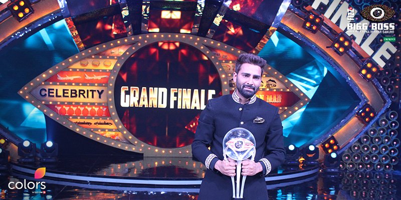 The star-studded evening started on a high dose of entertainment with the performance of Salman Khan who danced on two of his popular songs, "Mera Hi Jalwa" and "Aaj Ki Party" alongside evicted contestants Gaurav Chopraa, Rohan Mehra, Monalisa, Nitibha Kaul, Lokesh Kumari and Navin Prakash not only on-stage, but also inside the Bigg Boss house. Salman Khan,Bigg Boss 10,Bigg Boss 10 winner,Bigg Boss winner,Manveer Gurjar,Bigg Boss 10 winner Manveer Gurjar,Manveer Gurjar pics,Manveer Gurjar images,Manveer Gurjar photos,Manveer Gurjar stills
