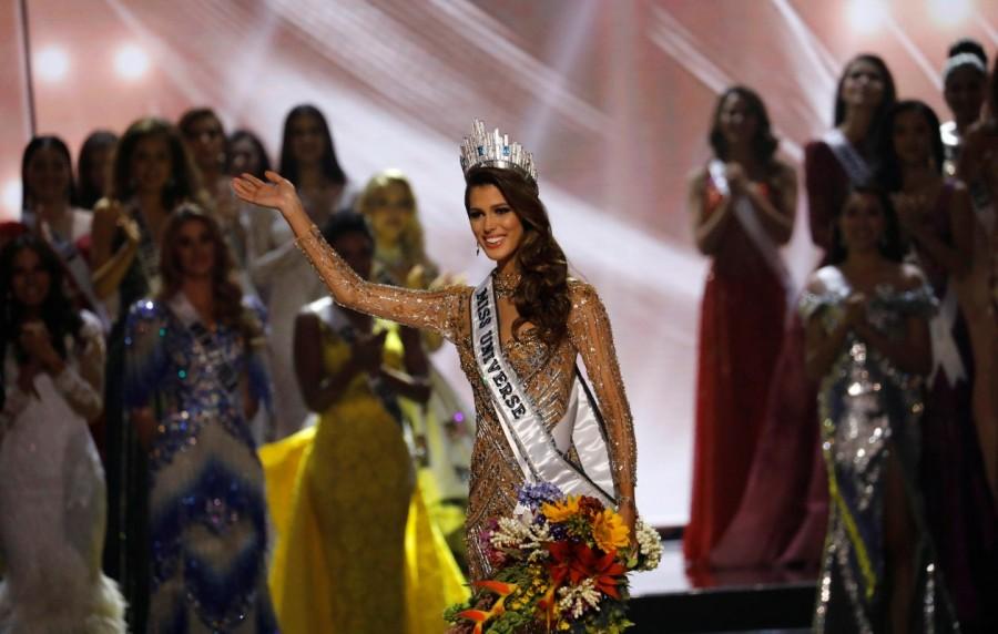 Miss France Iris Mittenaere waves to the crowd after being crowned winner in the 65th Miss Universe beauty pageant at the Mall of Asia Arena, in Pasay, Metro Manila, Philippines January 30, 2017. Iris Mittenaere,Iris Mittenaere Crowned Miss Universe 2016,Miss Universe 2016,Miss Universe,miss universe 2016 winner,miss universe 2016 photos,Miss Universe 2016 pics,Iris Mittenaere pics,Iris Mittenaere images,Iris Mittenaere photos,Iris Mittenaere stil