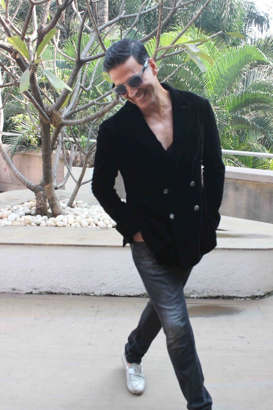Bollywood actor Akshay Kumar snapped promoting their film ‘Jolly LLB 2’ in Mumbai on January 30, 2017. Akshay Kumar & Huma Qureshi,Akshay Kumar,Huma Qureshi,Jolly LLB 2,Jolly LLB 2 promotions,Jolly LLB 2 movie promotion,Bollywood movie Jolly LLB 2,Jolly LLB 2 promotion,Jolly LLB 2 promotion pics,Jolly LLB 2 promotion images,Jolly LLB 2 promotion photos
