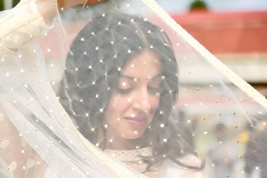 A social media mayhem of sorts, Divya's new single has easily surpassed the 5 million mark on Youtube and it is predicted to only escalate further in the coming days. Kabhi Yaadon Mein,Kabhi Yaadon Mein movie,Divya Khosla Kumar,Kabhi Yaadon Mein pics,Kabhi Yaadon Mein images,Kabhi Yaadon Mein photos,Kabhi Yaadon Mein stills,Kabhi Yaadon Mein pictures