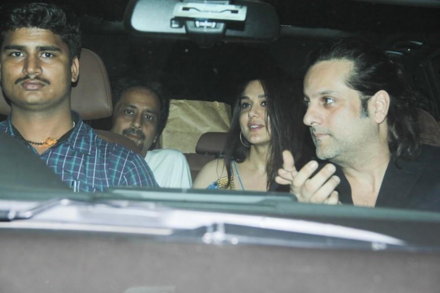Bollywood actress Preity Zinta and Fardeen Khan spotted at Bandra in Mumbai. Preity Zinta and Fardeen Khan,Preity Zinta,Fardeen Khan,actress Preity Zinta,Preity Zinta latest pics,Preity Zinta latest images,Preity Zinta latest photos,Preity Zinta latest stills,Preity Zinta latest pictures