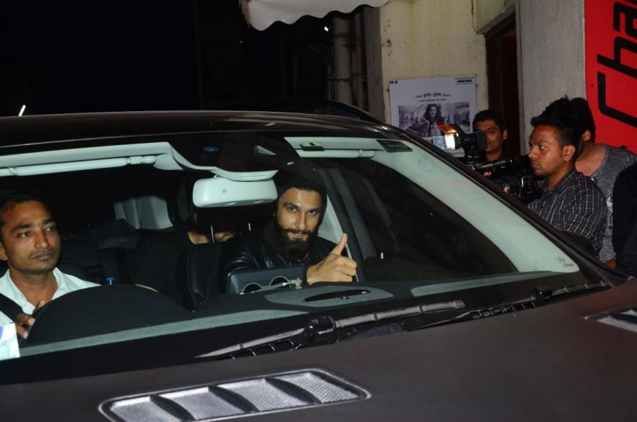 Bollywood actor Ranveer Singh spotted at Juhu PVR with fans. Ranveer Singh,Ranveer Singh at PVR,Ranveer Singh latest pics,Ranveer Singh latest images,Ranveer Singh latest photos,Ranveer Singh latest stills,Ranveer Singh latest pictures,Ranveer Singh pics,lRanveer Singh images,Ranveer Singh photos