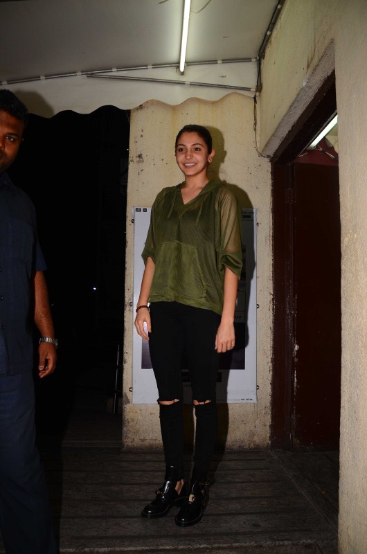 Bollywood actress Anushka Sharma spotted at PVR Juhu in Mumbai. Anushka Sharma,Parineeti Chopra,Anushka Sharma spotted at PVR Juhu,Parineeti Chopra spotted at PVR Juhu,Anushka Sharma latest pics,Anushka Sharma latest images,Anushka Sharma latest photos,Anushka Sharma latest stills,Anushka Sharma latest pictures