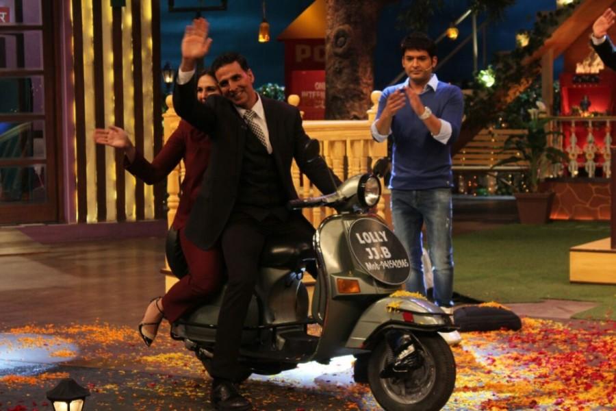 Bollywood actor Akshay Kumar and Huma Qureshi promote Jolly LLB 2 on the sets of The Kapil Sharma Show in Mumbai on January 31, 2017. Akshay Kumar and Huma Qureshi,Akshay Kumar,Huma Qureshi,Jolly LLB 2,Jolly LLB 2 promotion,Jolly LLB 2 movie promotion,Jolly LLB 2 on The Kapil Sharma Show,The Kapil Sharma Show,Akshay Kumar on The Kapil Sharma Show,Huma Qureshi on The Kapil Sharma Show