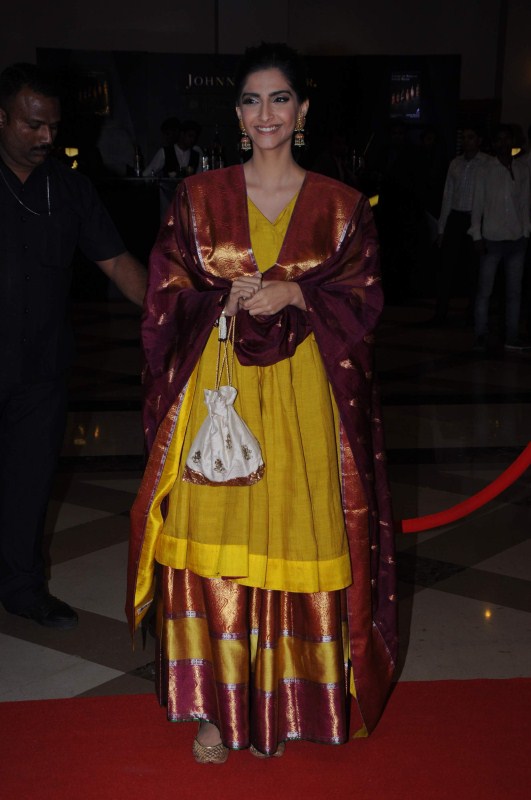 Bollywood actress Sonam Kapoor spotted during the Lokmat Maharashtra Most Stylish Awards in Mumbai on January 31, 2017. Sonam Kapoor,actress Sonam Kapoor,Lokmat Maharashtra Most Stylish Awards,Lokmat Maharashtra,Most Stylish Awards,Sonam Kapoor pics,Sonam Kapoor images,Sonam Kapoor photos,Sonam Kapoor stills,Sonam Kapoor pictures