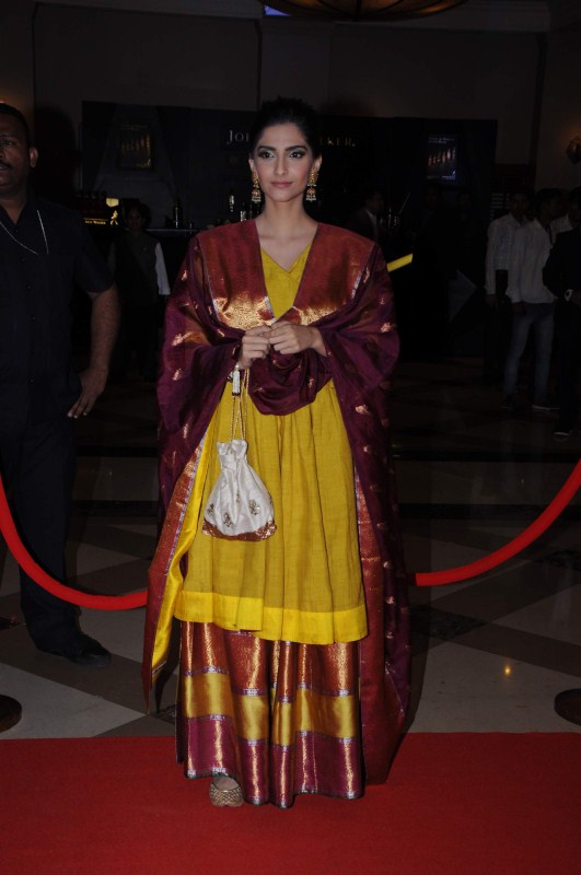 Bollywood actress Sonam Kapoor spotted during the Lokmat Maharashtra Most Stylish Awards in Mumbai on January 31, 2017. Sonam Kapoor,actress Sonam Kapoor,Lokmat Maharashtra Most Stylish Awards,Lokmat Maharashtra,Most Stylish Awards,Sonam Kapoor pics,Sonam Kapoor images,Sonam Kapoor photos,Sonam Kapoor stills,Sonam Kapoor pictures