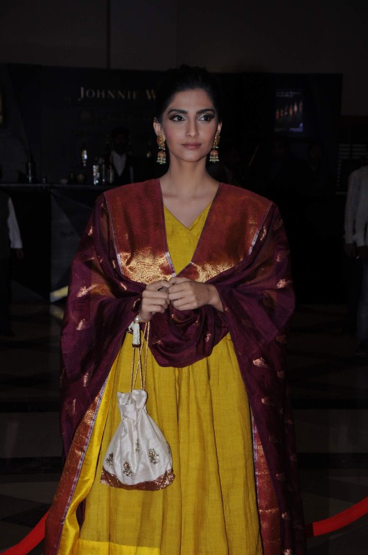 Bollywood actress Sonam Kapoor spotted during the Lokmat Maharashtra Most Stylish Awards in Mumbai on January 31, 2017. Sonam Kapoor,actress Sonam Kapoor,Lokmat Maharashtra Most Stylish Awards,Lokmat Maharashtra,Most Stylish Awards,Sonam Kapoor pics,Sonam Kapoor images,Sonam Kapoor photos,Sonam Kapoor stills,Sonam Kapoor pictures