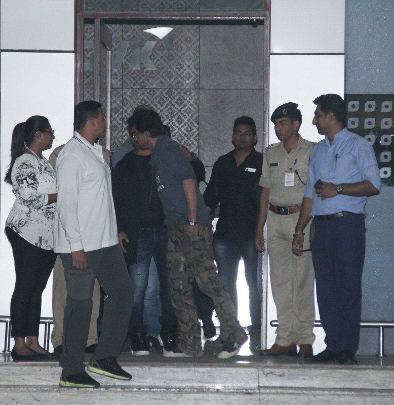 Sachin Joshi meets Bollywood actor Shah Rukh Khan at Kalina Airport while returning from Pune promotion for Raees. Raees Promotions,Raees,Raees movie Promotions,Shah Rukh Khan,SRK,Sachin Joshi meets Shah Rukh Khan,Sachin Joshi,Kalina Airport