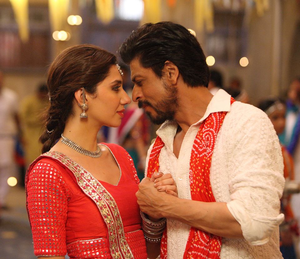 Shah Rukh Khan is on a multi-city promotional spree. After promoting Raees in several cities, he is now in Ahmedabad, Gujarat, to promote the film. Raees promotion,raees,raees ahmedabad,raees in gujarat,shah rukh khan,shah rukh khan promotes raees,mahira khan