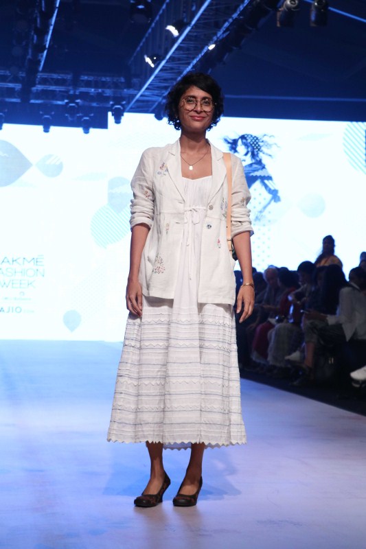 Kiran Rao at Lakme Fashion Week 2017 Day 1. Kiran Rao,Kiran Rao at Lakme Fashion week,Lakme Fashion week,Lakme Fashion week day 1,Lakme Fashion week pics,Lakme Fashion week images,Lakme Fashion week photos,Lakme Fashion week stills,Lakme Fashion week pictures