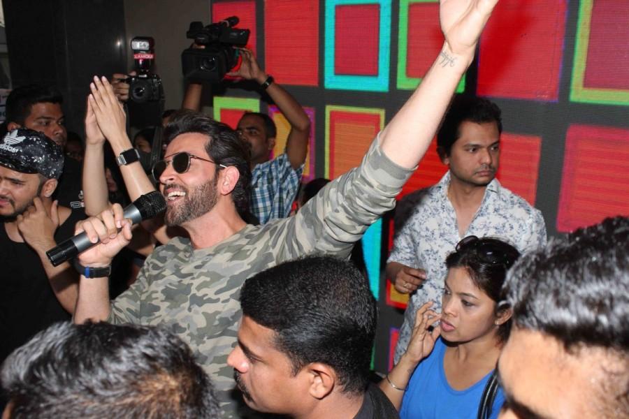 Bollywood actors Hrithik Roshan and Yami Gautam spotted during the promotion of film Kaabil movie at Mithibai College festival in Mumbai on February 1, 2017. Hrithik Roshan and Yami Gautam,Hrithik Roshan,Yami Gautam,Mithibai College festival,Mithibai College,Kaabil promotion,Kaabil movie promotion,Kaabil promotion pics,Kaabil promotion images,Kaabil promotion photos,Kaabil promotion stills,bollywood movie Kaab