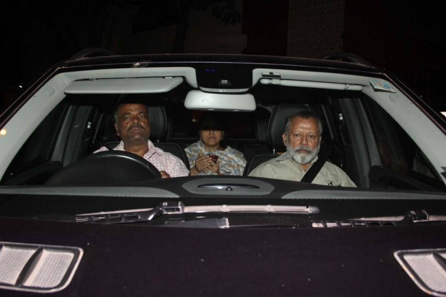 Bollywood actor Katrina Kaif and Shahid Kapoor along with family spotted at Bandra. Katrina Kaif and Shahid Kapoor,Katrina Kaif,Shahid Kapoor,Katrina Kaif spotted at Bandra,Shahid Kapoor spotted at Bandra,Katrina Kaif pics,Katrina Kaif images,Katrina Kaif photos,Katrina Kaif stills,Katrina Kaif pictures