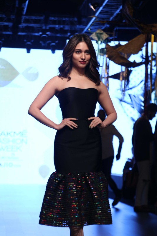 LFW 2017,LFW,Lakme Fashion Week,Lakme Fashion Week 2017,Sonakshi Sinha,Neha Sharma,Tamannah Bhatia,Kajal Agarwal,Lakme Fashion Week Summer Resort 2017,Kajal Aggarwal