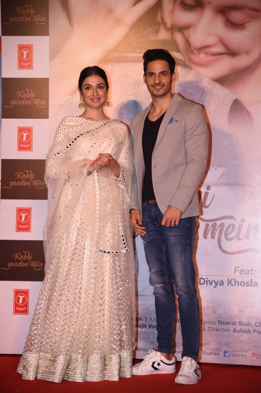 Surpassing 8 million views and counting, this is one of the few times a song has reached such heights and garnered such reviews within only 6 days of its release! Divya Khosla Kumar,Kabhi Yaadon Mein,Sridevi,sridevi kapoor,Divya Khosla,Kabhi Yaadon Mein celebrations