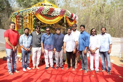 Mass Maharaja Ravi Teja's Touch Chesi Chudu movie launched today and Team heads to Pondicherry for 25 day schedule.