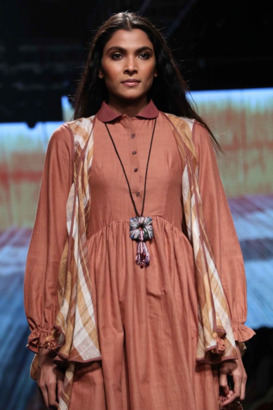 A model displays the fashion during the Lakme Fashion Week Summer/Resort 2017, in Mumbai, India on February 3, 2017. Konkana Sen Sharma,Konkana Sen Sharma at LFW,Lakme Fashion Week 2017,Lakme Fashion Week,Lakme Fashion Week pics,Lakme Fashion Week images,Lakme Fashion Week photos,Lakme Fashion Week stills,Lakme Fashion Week pictures