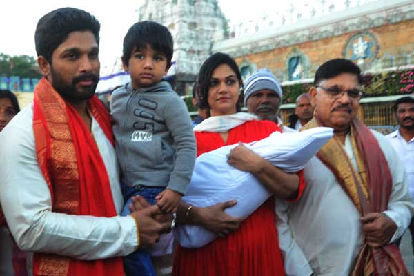 Stylish Star Allu Arjun visited Tirumala Temple along with his wife Sneha Reddy, son Ayaan and daughter Arha. Allu Arjun,Sneha Reddy,Ayaan,Arha,Allu Arjun visits Tirupati,Allu Arjun in Tirupati,actor Allu Arjun,Allu Arjun latest pics,Allu Arjun latest images,Allu Arjun latest photos,Allu Arjun latest stills,Allu Arjun latest pictures