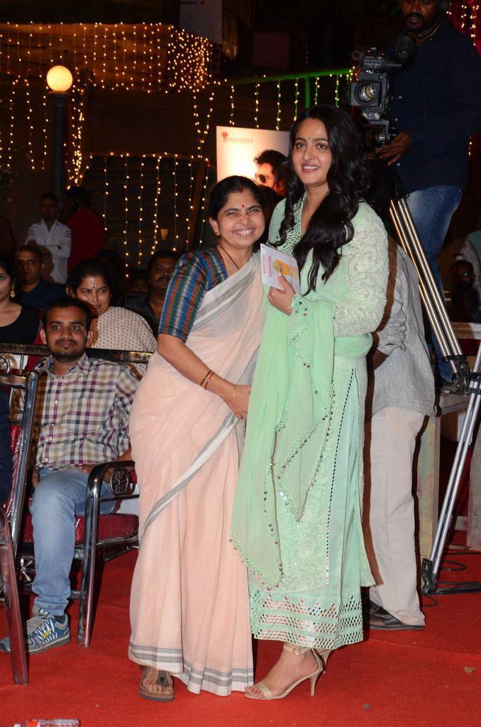Showtime Movie audio launch event held at Hyderabad. Celebs like SS Rajamouli, Anushka Shetty, MM Keeravani, K Raghavendra Rao, Rama Rajamouli, MM Srilekha , Vijayendra Prasad, SS Kanchi, Prasad V. Potluri, Randhir Gattla, Suma and others graced the event. SS Rajamouli,Anushka Shetty,Showtime audio launch,Showtime audio launch pics,Showtime audio launch images,Showtime audio launch phoots,Showtime audio launch stills,Showtime audio launch pictures