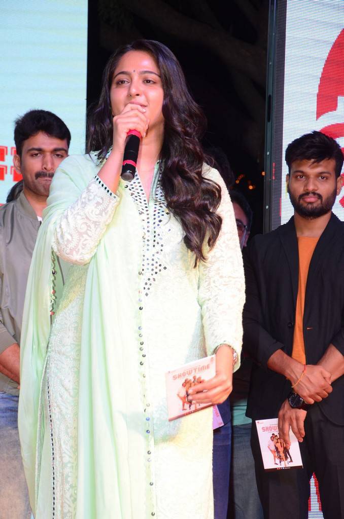 Showtime Movie audio launch event held at Hyderabad. Celebs like SS Rajamouli, Anushka Shetty, MM Keeravani, K Raghavendra Rao, Rama Rajamouli, MM Srilekha , Vijayendra Prasad, SS Kanchi, Prasad V. Potluri, Randhir Gattla, Suma and others graced the event. SS Rajamouli,Anushka Shetty,Showtime audio launch,Showtime audio launch pics,Showtime audio launch images,Showtime audio launch phoots,Showtime audio launch stills,Showtime audio launch pictures