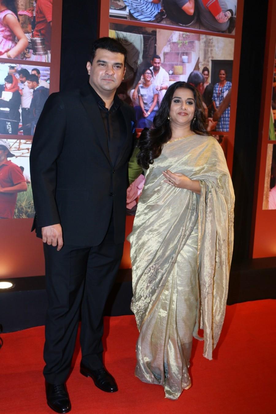 Bollywood actor Vidya Balan with her husband Siddharth Roy Kapur during the success party of film Dangal in Mumbai. Aamir Khan,Alia Bhatt,Shahid Kapoor,Rekha,Fatima Sana Shaikh,Sanya Malhotra,Dangal success party,Dangal,Dangal success party pics,Dangal success party images,Dangal success party photos,Dangal success party stills,Dangal success party pictures,Radhika Apt