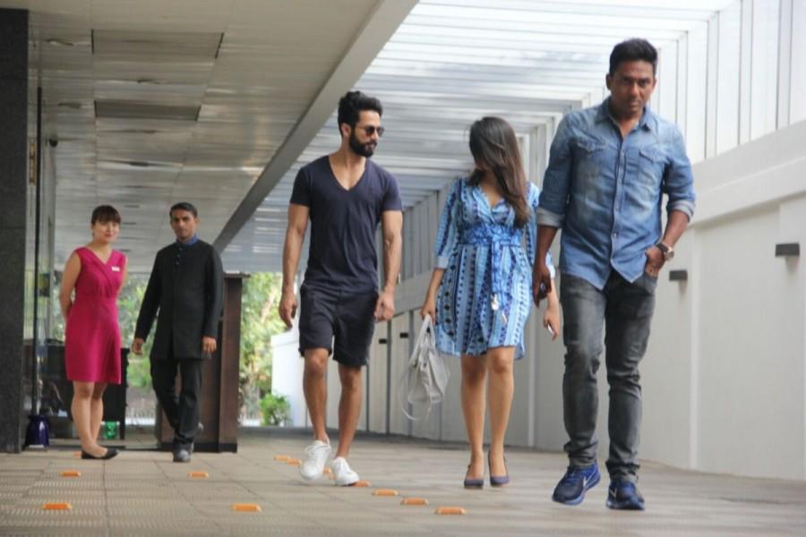 Bollywood actor Shahid Kapoor with Meera Rajput spotted at Hakasan Bandra. Shahid Kapoor with Meera Rajput,Shahid Kapoor and Meera Rajput,Shahid Kapoor,Meera Rajput,Shahid Kapoor at Hakasan,Meera Rajput at Hakasan,Shahid Kapoor and Meera Rajput pics,Shahid Kapoor and Meera Rajput images,Shahid Kapoor and Meera Rajput photos,Shah