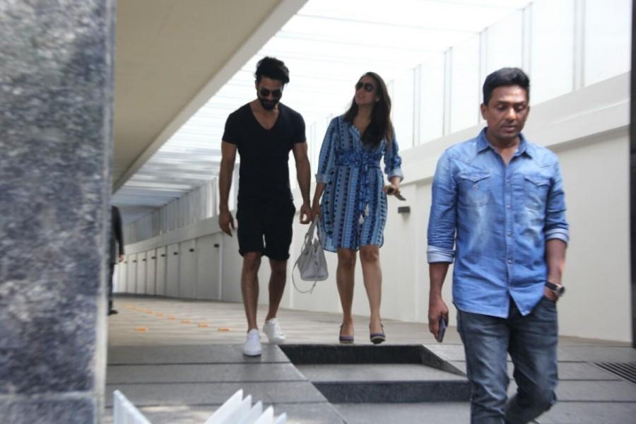 Bollywood actor Shahid Kapoor with Meera Rajput spotted at Hakasan Bandra. Shahid Kapoor with Meera Rajput,Shahid Kapoor and Meera Rajput,Shahid Kapoor,Meera Rajput,Shahid Kapoor at Hakasan,Meera Rajput at Hakasan,Shahid Kapoor and Meera Rajput pics,Shahid Kapoor and Meera Rajput images,Shahid Kapoor and Meera Rajput photos,Shah