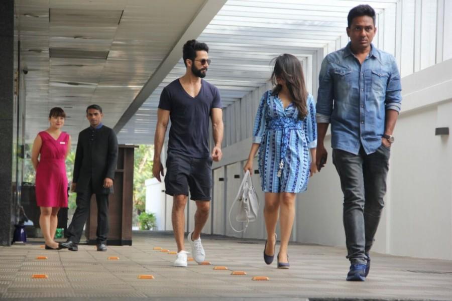 Bollywood actor Shahid Kapoor with Meera Rajput spotted at Hakasan Bandra. Shahid Kapoor with Meera Rajput,Shahid Kapoor and Meera Rajput,Shahid Kapoor,Meera Rajput,Shahid Kapoor at Hakasan,Meera Rajput at Hakasan,Shahid Kapoor and Meera Rajput pics,Shahid Kapoor and Meera Rajput images,Shahid Kapoor and Meera Rajput photos,Shah