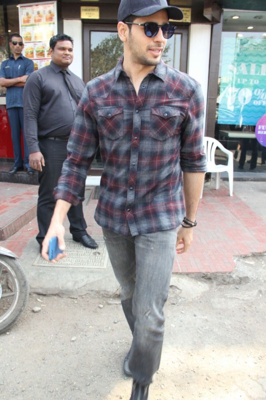 Bollywood actor Sidharth Malhotra spotted at Bastian hotel in Bandra. Sidharth Malhotra with Alia Bhatt,Sidharth Malhotra and Alia Bhatt,Sidharth Malhotra,Alia Bhatt,Sidharth Malhotra and Alia Bhatt pics,Sidharth Malhotra and Alia Bhatt images,Sidharth Malhotra and Alia Bhatt photos,Sidharth Malhotra and Alia Bhatt stills,S