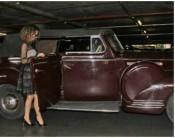 'Jaanbaaz Julia' a.k.a. Kangana Ranaut kick-starts the eighth edition of AU Jaipur Marathon on 5th February, 2017 in an elegant demeanour.  She zooms into the venue in a quintessential classic vintage car, charming all her fans, gathered around in huge numbers. Women Empowerment was the theme of the marathon and who better than Kangana to flag off the event. She is the perfect example of women's achievement in India for her remarkable acting prowess.