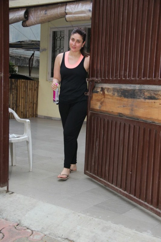 Bollywood actress Kareena Kapoor Khan spotted at Yoga class in Bandra. Kareena Kapoor Khan,Kareena Kapoor,actress Kareena Kapoor Khan,actress Kareena Kapoor,Kareena Kapoor Khan spotted at Yoga class in Bandra,Kareena Kapoor spotted at Yoga class in Bandra,Kareena Kapoor at Yoga class,Kareena Kapoor latest pics,Kareena Kapoor