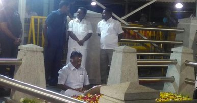 His stand on his resignation contradicted Sasikala's claim that it was Panneerselvam who wanted her to become the Chief Minister. O Panneerselvam,Jayalalithaa burial site,Amma memorial,CM O Panneerselvam,Former Tamil Nadu CM O Panneerselvam,sasikala,Sasikala Natarajan