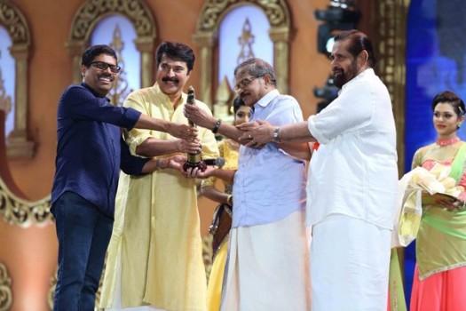 Celebs like Mohanlal, Mammootty, Tamannaah, Nivin Pauly, Dulquer Salmaan, Sai Pallavi and others spotted at Asianet Film Awards.