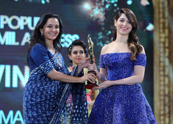 Celebs like Mohanlal, Mammootty, Tamannaah, Nivin Pauly, Dulquer Salmaan, Sai Pallavi and others spotted at Asianet Film Awards. Asianet Film Awards,Mohanlal,Mammootty,Tamannaah,Nivin Pauly,Dulquer Salmaan,Sai Pallavi,Asianet Film Awards pics,Asianet Film Awards images,Asianet Film Awards photos,Asianet Film Awards stills,Asianet Film Awards pictures