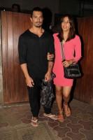 Bipasha Basu and Karan Singh Grover,Bipasha Basu,Karan Singh Grover,Bipasha Basu in Bandra,Bipasha Basu spotted in Bandra