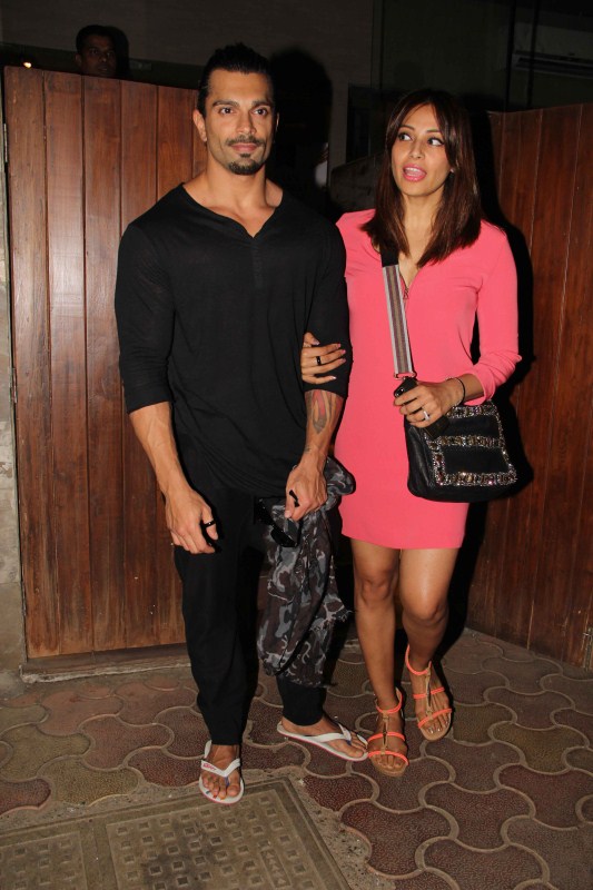 Bollywood actress Bipasha Basu with her husband Karan Singh Grover spotted in Bandra, Mumbai. Bipasha Basu and Karan Singh Grover,Bipasha Basu,Karan Singh Grover,Bipasha Basu in Bandra,Bipasha Basu spotted in Bandra