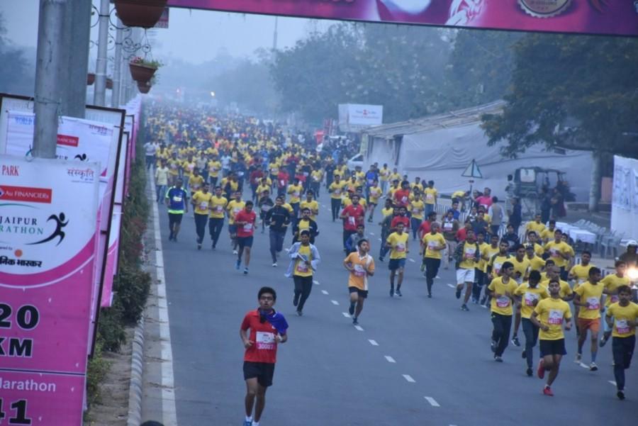 She adds "Kangana was a thorough Professional & the Entire Film Team we hosted in Jaipur, was very co-operative & active in making the joint collaboration a success". Kangana Ranaut,actress Kangana Ranaut,The AU JAIPUR Marathon,The AU JAIPUR,Rajasthan’s Biggest Mass Event,Bollywood actress Kangana Ranaut,Kangana Ranaut pics,Kangana Ranaut images,Kangana Ranaut photos
