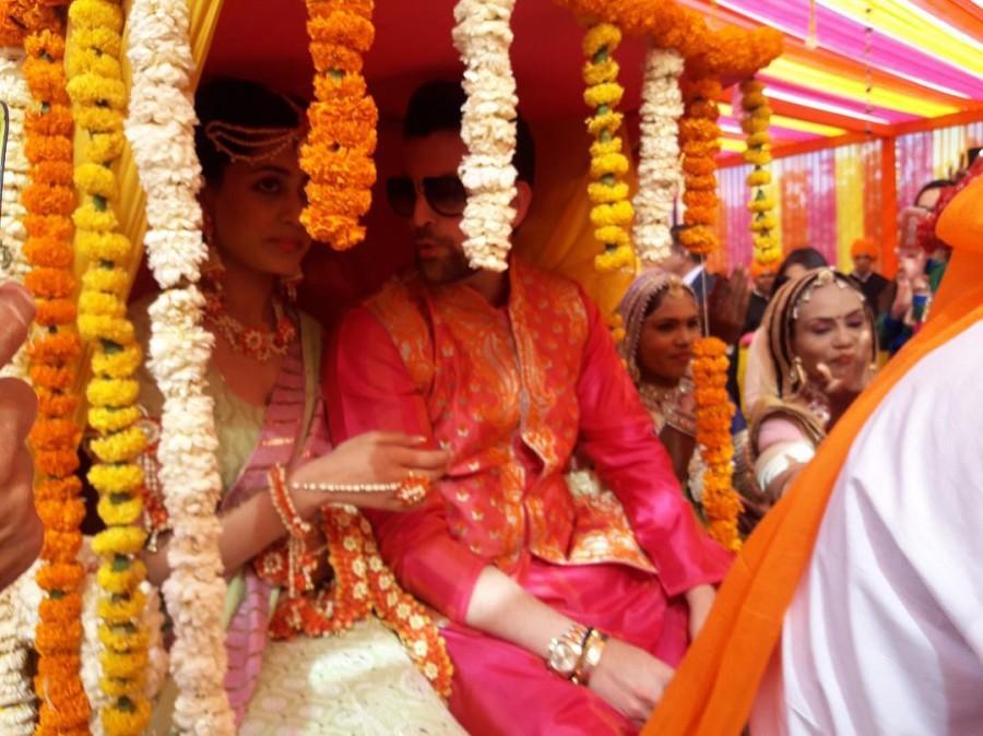 From turban makers who curated 45 different styles to parrot tarot card reader who saw a bevy of guests living up to know their future forecasts to women trying out different styles at the nail art and live bangle making counter, the mehendi ceremony felt like a complete mini festival. Neil Nitin Mukesh,Rukmini Sahay,Neil Nitin Mukesh and Rukmini Sahay,Neil Nitin Mukesh wedding,Neil Nitin Mukesh mehendi ceremony,Neil Nitin Mukesh sangeet ceremony,Neil Nitin Mukesh wedding pics,neil nitin mukesh wedding images,Neil Nitin Mukesh wedding p